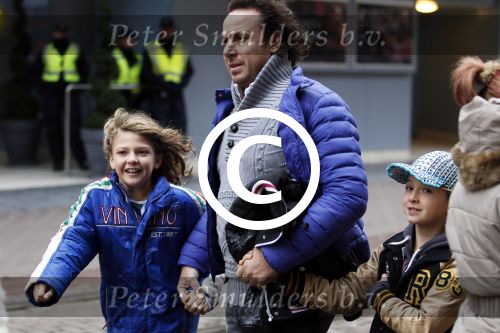 Amsterdam 7 december 2011
Marco Borsato met jada en Senna.
Peter Smulders bv