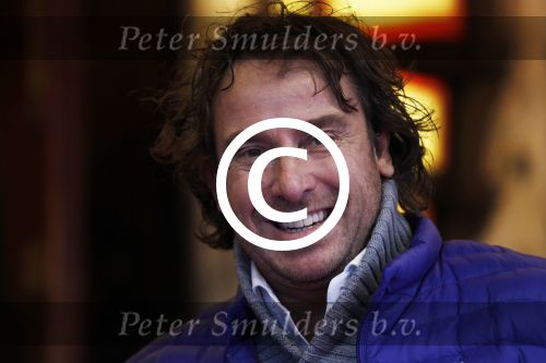 Amsterdam 7 december 2011
Premiere van het gordijnpaleis in Tuschinski. Marco Borsato met Senna en Jada
Peter Smulders bv