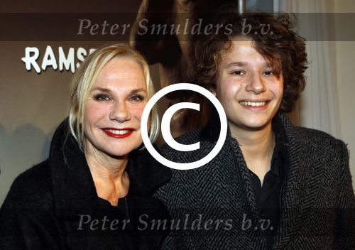 Den Haag 1 december 2011
Premiere Ramses in de schowburg van Den Haag. Monique v d Ven met zoon Sammy
Peter Smulders bv