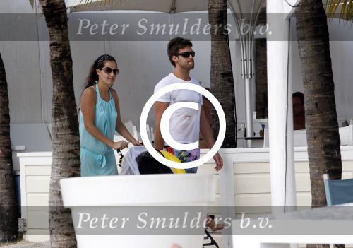 Curacao 31 december 2011
Nick Schilder met Kirsten en dochter op curacao.
Peter Smulders bv