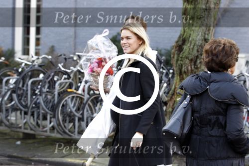 Amsterdam 24 december 2011
Nicolette v dam zwanger en vriend Bas Smit doen kerst boodschappen.
Peter Smulders bv