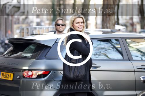 Amsterdam 24 december 2011
Nicolette v dam zwanger en vriend Bas Smit doen kerst boodschappen.
Peter Smulders bv
