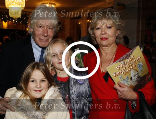 Amsterdam 22 december 2011
Premiere kerstcircus in carre. Paul v Vliet met vrouw en kleinkinderen
Peter Smulders bv