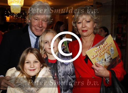 Amsterdam 22 december 2011
Premiere kerstcircus in carre. Paul v Vliet met vrouw en kleinkinderen
Peter Smulders bv