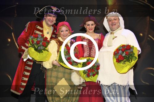 Tiel 08 Januari 2012
Premiere Piet Piraat 3D.  Peter van de Velde als Piet Piraat, Anke Helsen als Stien Struis, Mira Delbaen als Steven Stil en Dirk Bosschaert als Berend Brokkenpap.
Peter Smulders bv