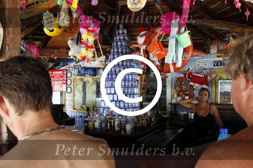 Curacao 5 januari 2011
Hotspots in Curacao. blikjes Polar bier
Peter Smulders bv
