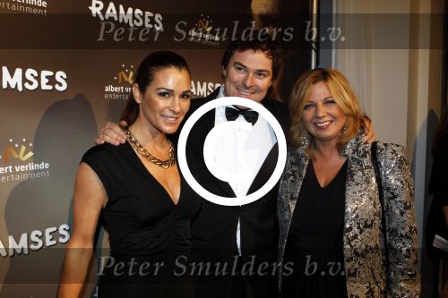 Den Haag 1 december 2011
Premiere Ramses in de schowburg van Den Haag. Quinty Trustfull Loretta Schrijver en Casper Burgi
Peter Smulders bv