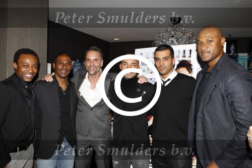 Huizen 22 december 2011
Presentatie LAF Femme in huis Eric Kuster. Winston Bogarde Zouf Eric Kuster Demy de Zeeuw Aron Winter en Regi Blinker
Peter Smulders bv