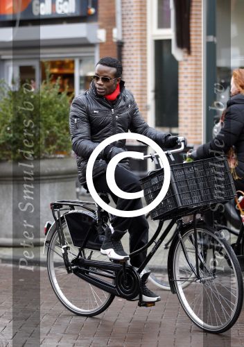 Amsterdam 17 december 2011
Regilio Tuur op de fiets in Amsterdam.
Peter Smulders bv