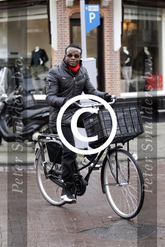 Amsterdam 17 december 2011
Regilio Tuur op de fiets in Amsterdam.
Peter Smulders bv