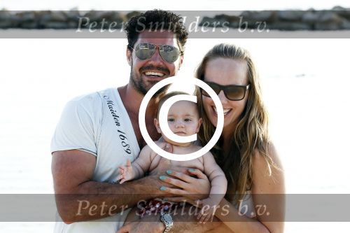 Curacao 2 januari 2011
Regina Romeijn met vriend Erdem en dochter Bardot opmambo beach.
Peter Smulders bv