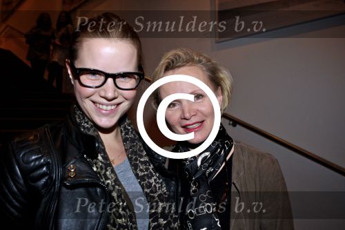 Amsterdam 10 januari 2012
Premiere Emmi en Leo in DeLaMar Theater.  Renee Soutendijk en dochter Caro Lenssen.
Peter Smulders bv
