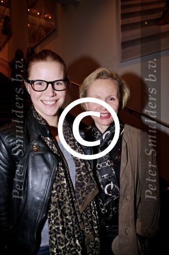 Amsterdam 10 januari 2012
Premiere Emmi en Leo in DeLaMar Theater.  Renee Soutendijk en dochter Caro Lenssen.
Peter Smulders bv