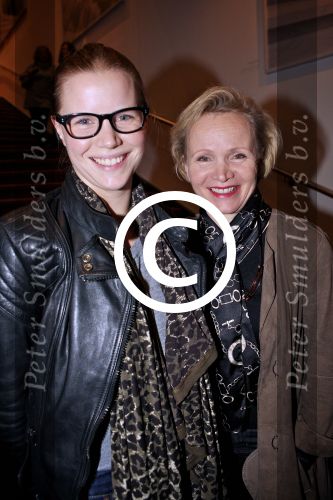 Amsterdam 10 januari 2012
Premiere Emmi en Leo in DeLaMar Theater.  Renee Soutendijk en dochter Caro Lenssen.
Peter Smulders bv