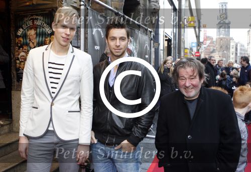 Amsterdam 7 december 2011
Premiere van het gordijnpaleis in Tuschinski. Louis Talpe Jakob Beks en Rick Paul v Mulligen
Peter Smulders bv