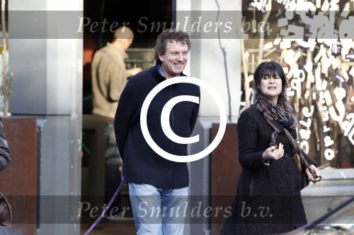 Amsterdam 24 december 2011
Robert en Roos ten Brink aan het wandelen met de hond.
Peter Smulders bv