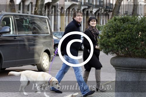 Amsterdam 24 december 2011
Robert en Roos ten Brink aan het wandelen met de hond.
Peter Smulders bv