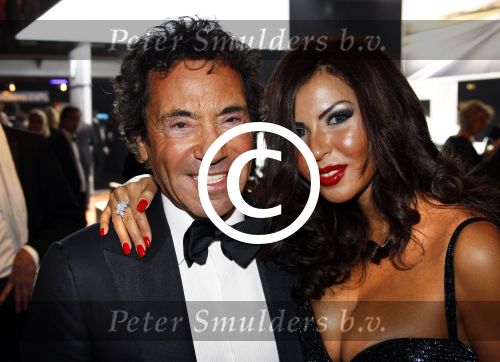 Amsterdam 8 december 2011
Openings en VIP avond van de miljonairfair in de RAI. Ronnie Rosenbaum met vriendin
Peter Smulders bv