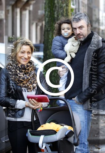 Amsterdam 13 december 2011
Ruud en Aafke deWild met zoon en baby Teddy aan het winkelen.
Peter Smulders bv