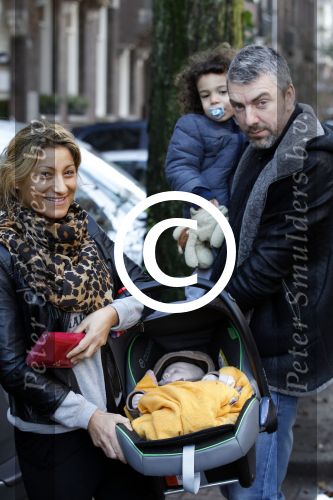 Amsterdam 13 december 2011
Ruud en Aafke deWild met zoon en baby Teddy aan het winkelen.
Peter Smulders bv