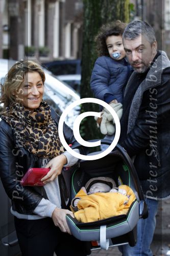 Amsterdam 13 december 2011
Ruud en Aafke deWild met zoon en baby Teddy aan het winkelen.
Peter Smulders bv