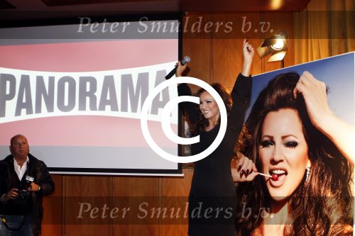 Amsterdam 1 december 2011
Presentatie calender Tatjana in hotel l europe. 
Patricia Paay en Patt Brard reiken hem uit.
Peter Smulders bv