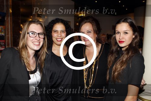 Amsterdam 22 december 2011
Premiere kerstcircus in carre. Xandra Brood met dochters
Peter Smulders bv