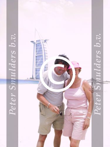 Dubai 6 mei 2001
Albert West met zijn vrouw Joke


PETER SMULDERS BV