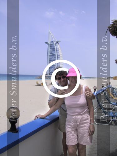 Dubai 6 mei 2001
Albert West met zijn vrouw Joke


PETER SMULDERS BV