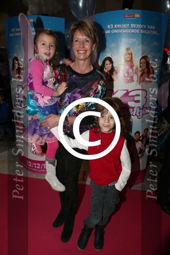 Amsterdam, 9 December 2012
Premiere Speelfilm de Drie Bengeltjes van K3
Anky v Grunsven met haar kinderen
Foto Peter Smulders BV