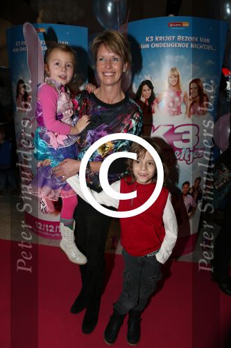Amsterdam, 9 December 2012
Premiere Speelfilm de Drie Bengeltjes van K3
Anky v Grunsven met haar kinderen
Foto Peter Smulders BV