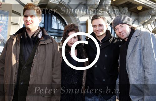Amsterdam 13 januari 2012
Rob de Nijs 70 jaar concert in carre. Robert en Joshi de Nijs en Belinda Meuldijk en Thierry Duval
Peter Smulders bv