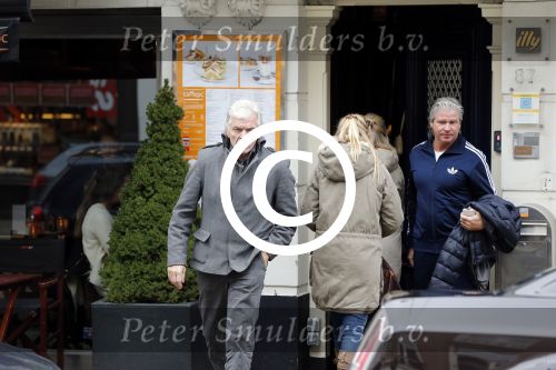 Amsterdam 11 januari 2013
Ben Cramer en Dries Roelvink op de pc hooftstraat bij Ben zijn nieuwe auto
Peter Smulders bv