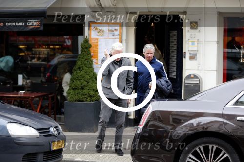 Amsterdam 11 januari 2013
Ben Cramer en Dries Roelvink op de pc hooftstraat bij Ben zijn nieuwe auto
Peter Smulders bv