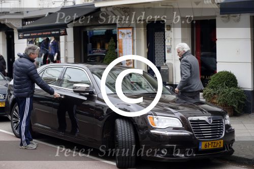 Amsterdam 11 januari 2013
Ben Cramer en Dries Roelvink op de pc hooftstraat bij Ben zijn nieuwe auto
Peter Smulders bv
