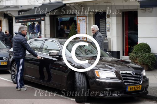 Amsterdam 11 januari 2013
Ben Cramer en Dries Roelvink op de pc hooftstraat bij Ben zijn nieuwe auto
Peter Smulders bv