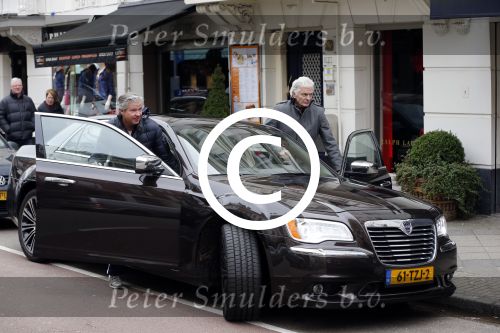Amsterdam 11 januari 2013
Ben Cramer en Dries Roelvink op de pc hooftstraat bij Ben zijn nieuwe auto
Peter Smulders bv