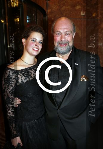 Amsterdam 21 december 2012
Premiere kerstcircus in carre. Bert Simhoffer met vrouw
Peter Smulders bv