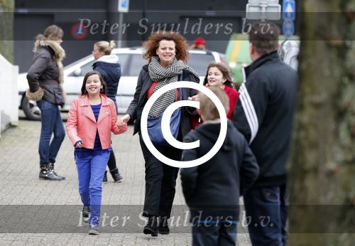 Rotterdam 3 januari 2012
Premiere Piet Piraat in Rotterdam. Bettina Berger met dochters en ...
Peter Smulders bv