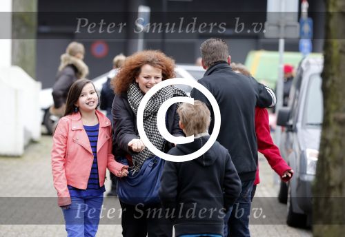 Rotterdam 3 januari 2012
Premiere Piet Piraat in Rotterdam. Bettina Berger met dochters en ...
Peter Smulders bv
