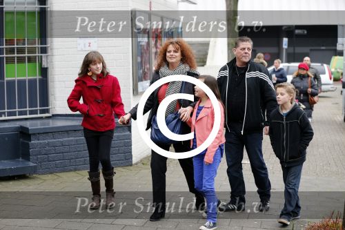 Rotterdam 3 januari 2012
Premiere Piet Piraat in Rotterdam. Bettina Berger met dochters en ...
Peter Smulders bv