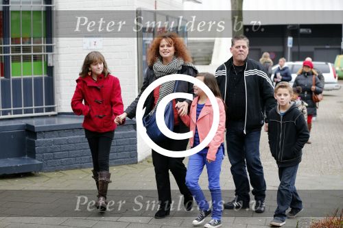 Rotterdam 3 januari 2012
Premiere Piet Piraat in Rotterdam. Bettina Berger met dochters en ...
Peter Smulders bv
