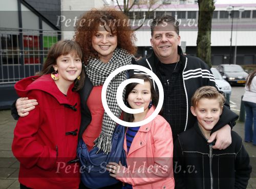 Rotterdam 3 januari 2012
Premiere Piet Piraat in Rotterdam. Bettina Berger met dochters en ...
Peter Smulders bv