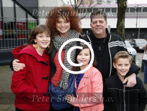 Rotterdam 3 januari 2012
Premiere Piet Piraat in Rotterdam. Bettina Berger met dochters en ...
Peter Smulders bv