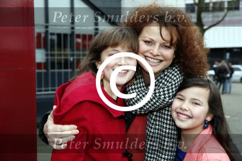 Rotterdam 3 januari 2012
Premiere Piet Piraat in Rotterdam. Bettina Berger met dochters en ...
Peter Smulders bv