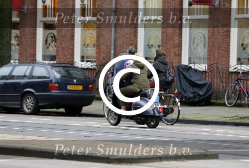 Amsterdam 4 januari 2013
Bridget Maasland op haar scooter.
Peter Smulders bv