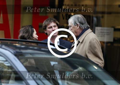 Amsterdam 20 december 2012
Carel Vuursteen en Evelyne Struijk met vriend en dochter op de pc hooftstraat.
Peter Smulders bv