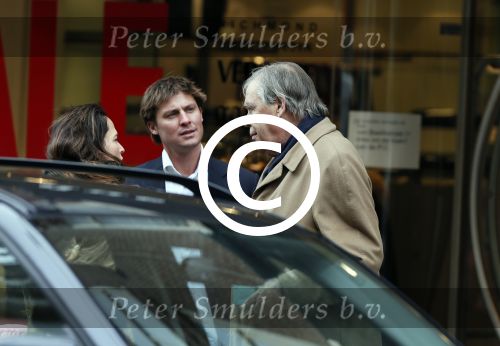 Amsterdam 20 december 2012
Carel Vuursteen en Evelyne Struijk met vriend en dochter op de pc hooftstraat.
Peter Smulders bv