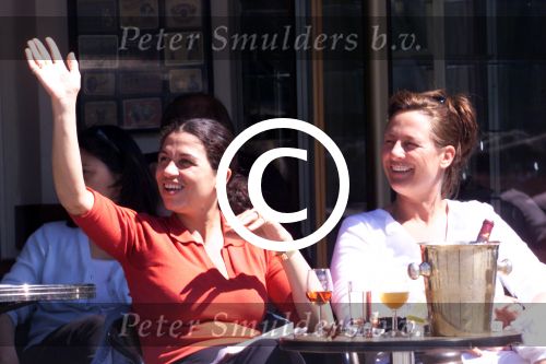 Amsterdam 7 mei 2001

 Carmen Rijkaard op teras met een vriend.

Peter Smulders bv