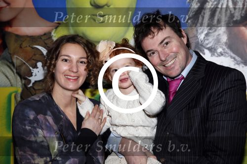 Amsterdam 13 januari 2013
Voorstelling Shrek in het RAI theater. Caspar Burgi met vrouw en dochter
Peter Smulders bv